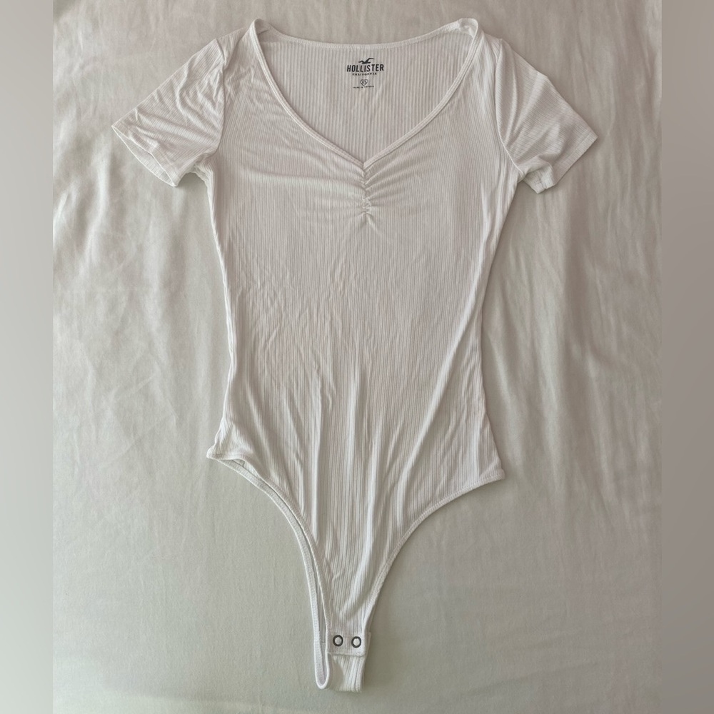 Hollister ribbed short sleeve bodysuit